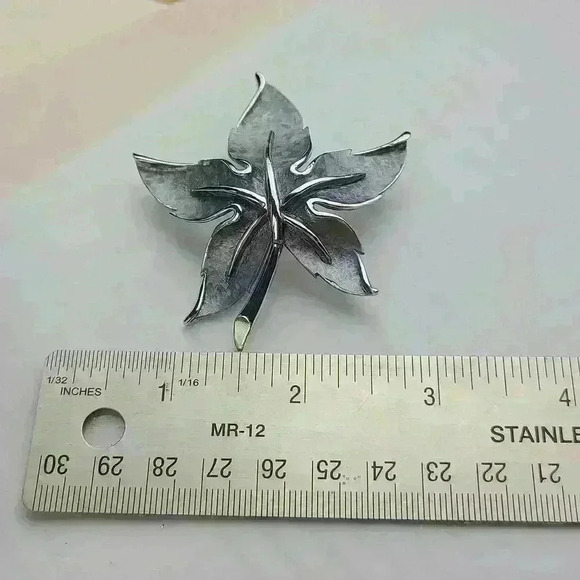 Kramer Brooch silver light blue enamel maple Leaf  brooch Pin - Picture 9 of 11